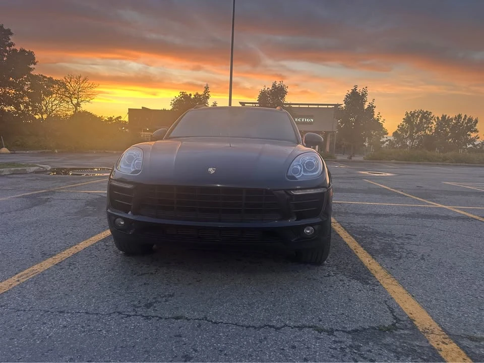 2018 Porsche Macan - Image 12 of 13