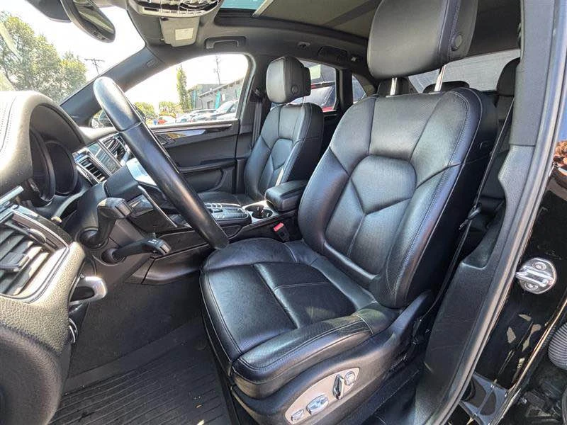 2018 Porsche Macan - Image 8 of 10