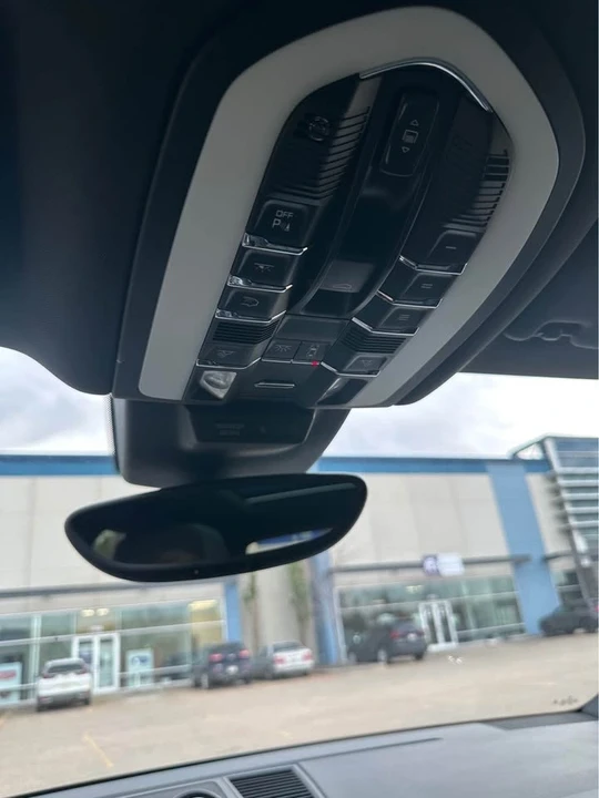 2018 Porsche Macan - Image 8 of 16