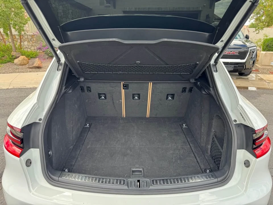 2018 Porsche Macan - Image 16 of 18