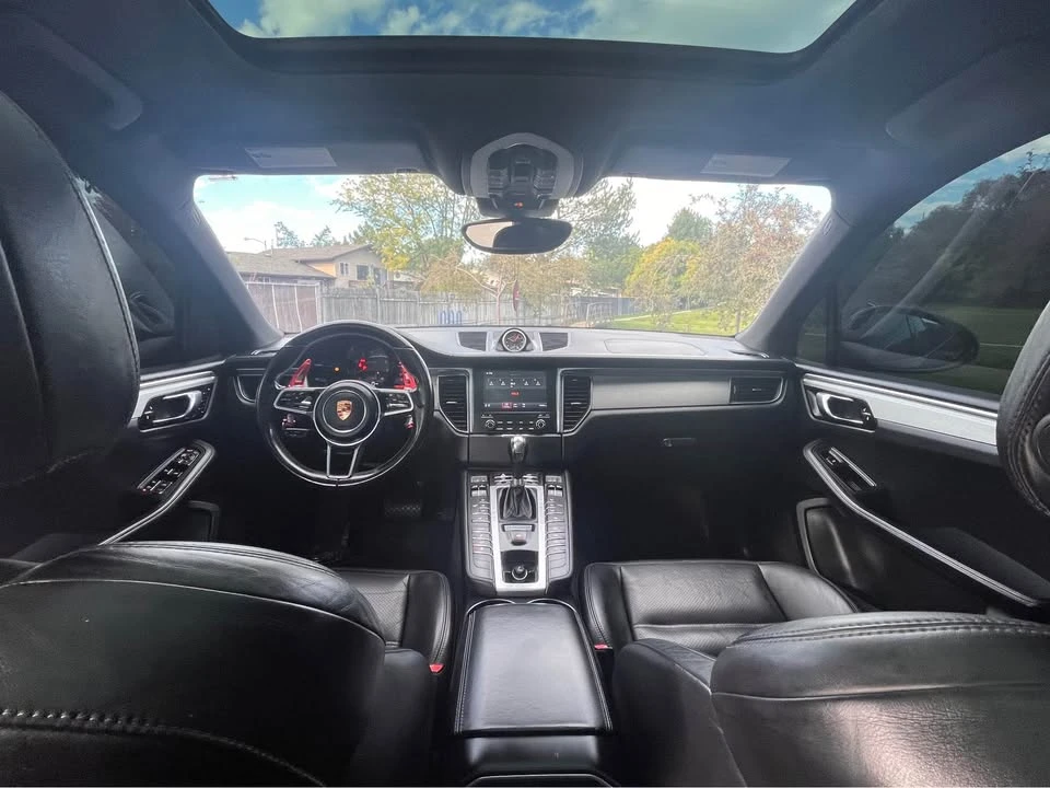 2018 Porsche Macan - Image 15 of 15