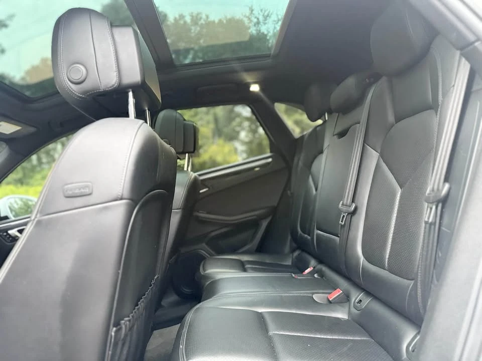 2018 Porsche Macan - Image 11 of 12