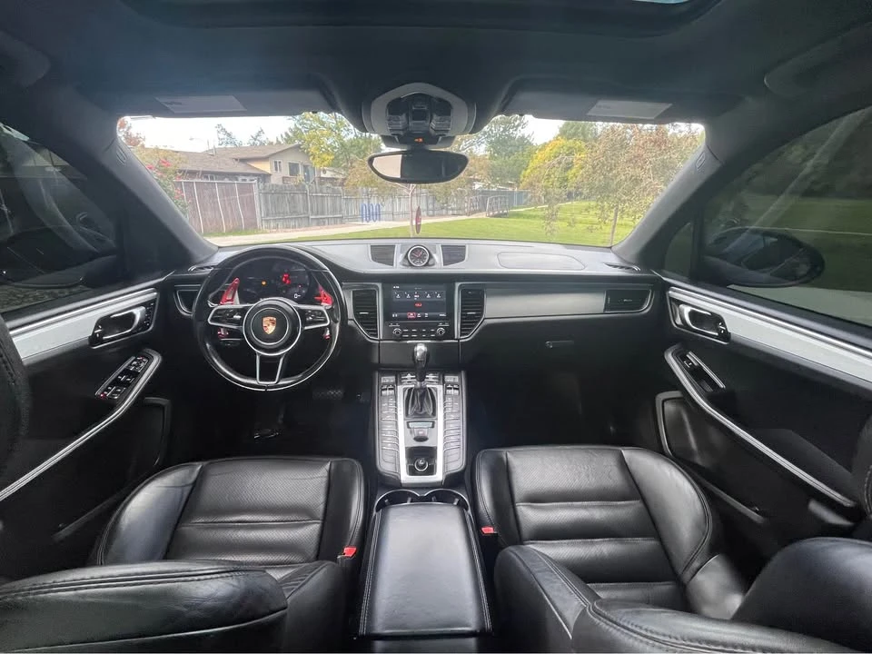 2018 Porsche Macan - Image 14 of 15
