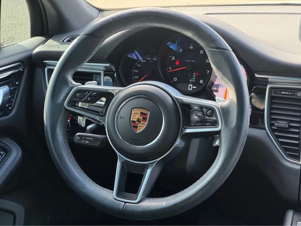 2018 Porsche Macan - Image 11 of 15