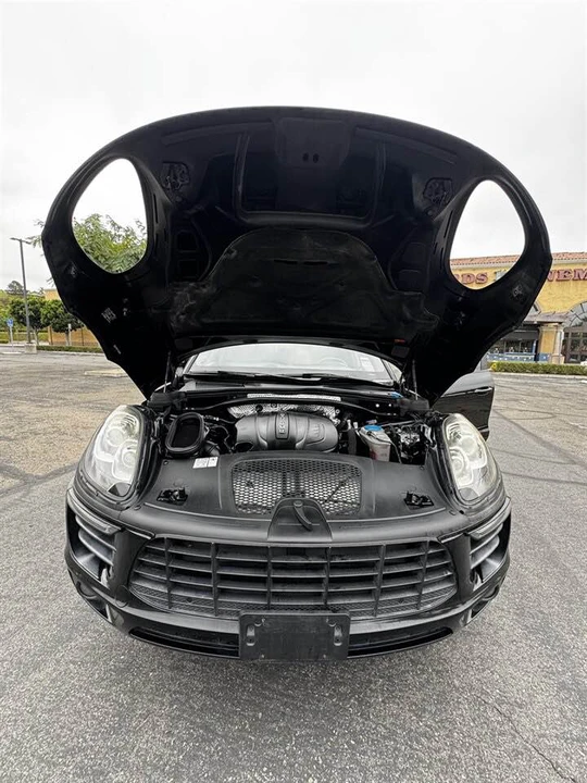 2018 Porsche Macan - Image 10 of 15