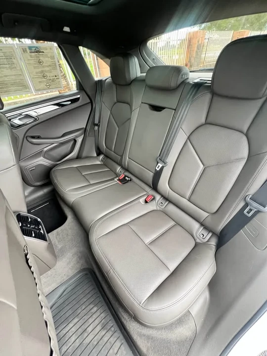 2018 Porsche Macan - Image 7 of 10