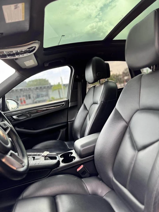 2018 Porsche Macan - Image 7 of 9