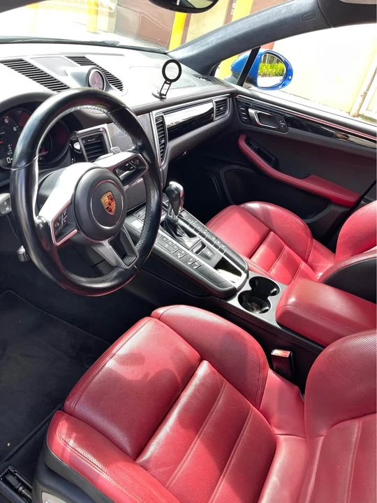 2018 Porsche Macan - Image 13 of 15