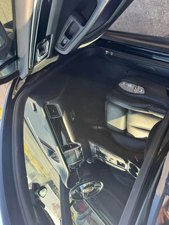 2018 Porsche Macan - Image 15 of 19