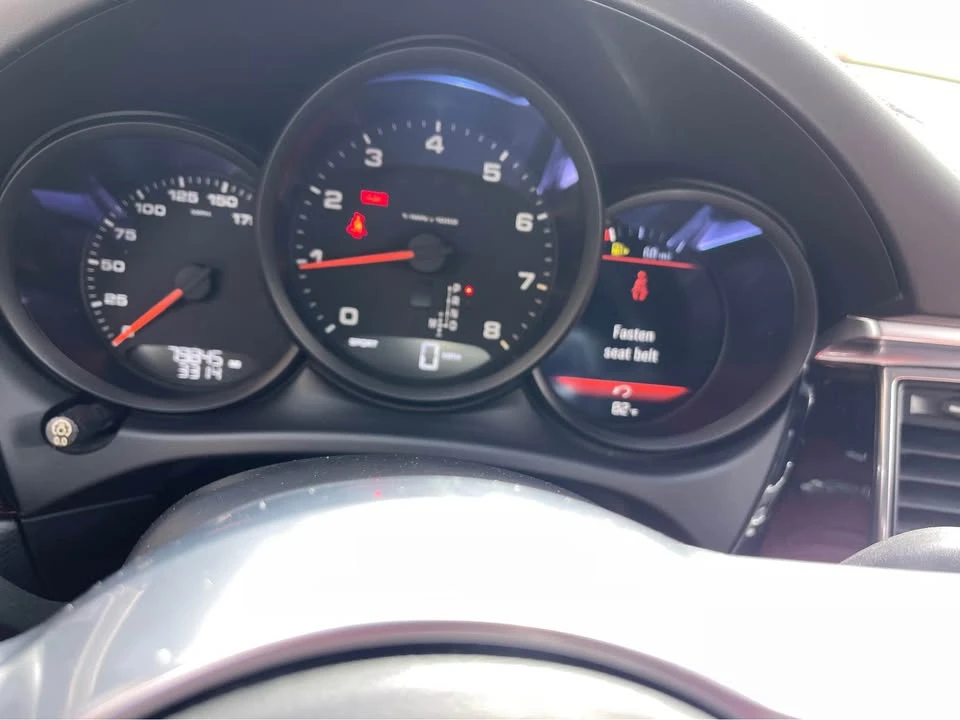 2018 Porsche Macan - Image 14 of 15
