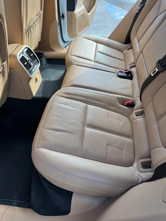 2018 Porsche Macan - Image 12 of 18