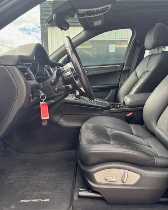 2018 Porsche Macan - Image 9 of 13