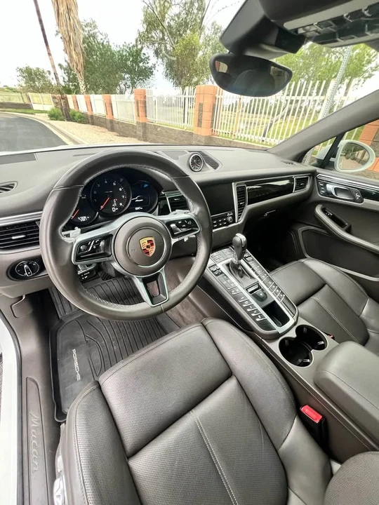2018 Porsche Macan - Image 4 of 10