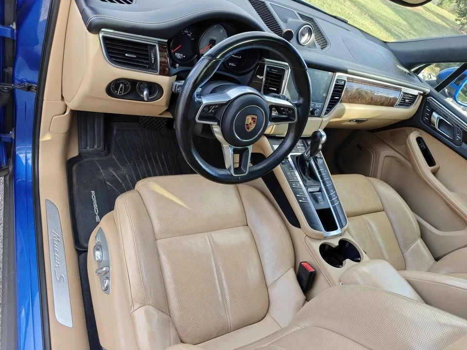 2018 Porsche Macan - Image 19 of 20