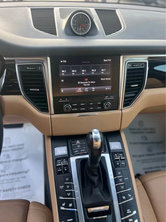 2018 Porsche Macan - Image 9 of 9