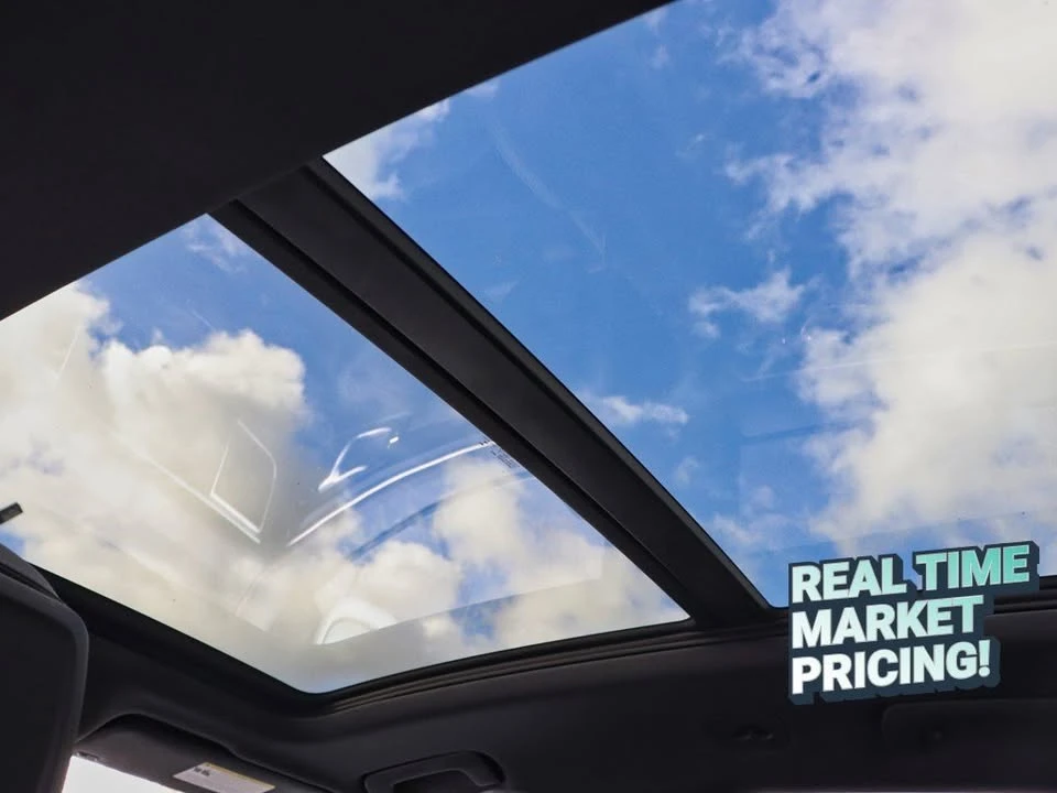 2018 Porsche Macan - Image 17 of 20