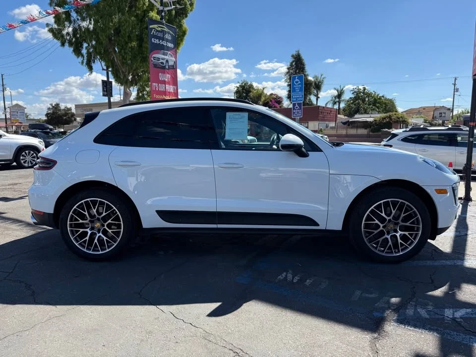 2018 Porsche Macan - Image 2 of 20