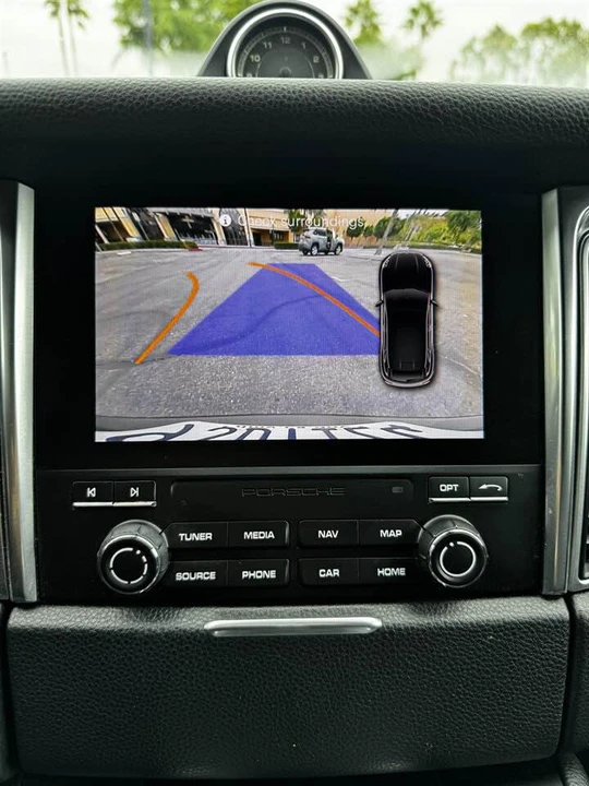 2018 Porsche Macan - Image 12 of 15