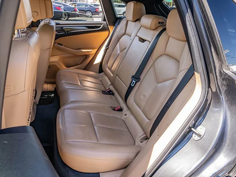 2018 Porsche Macan - Image 6 of 7