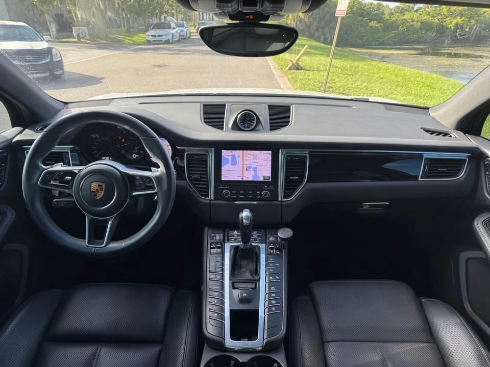 2018 Porsche Macan - Image 10 of 15