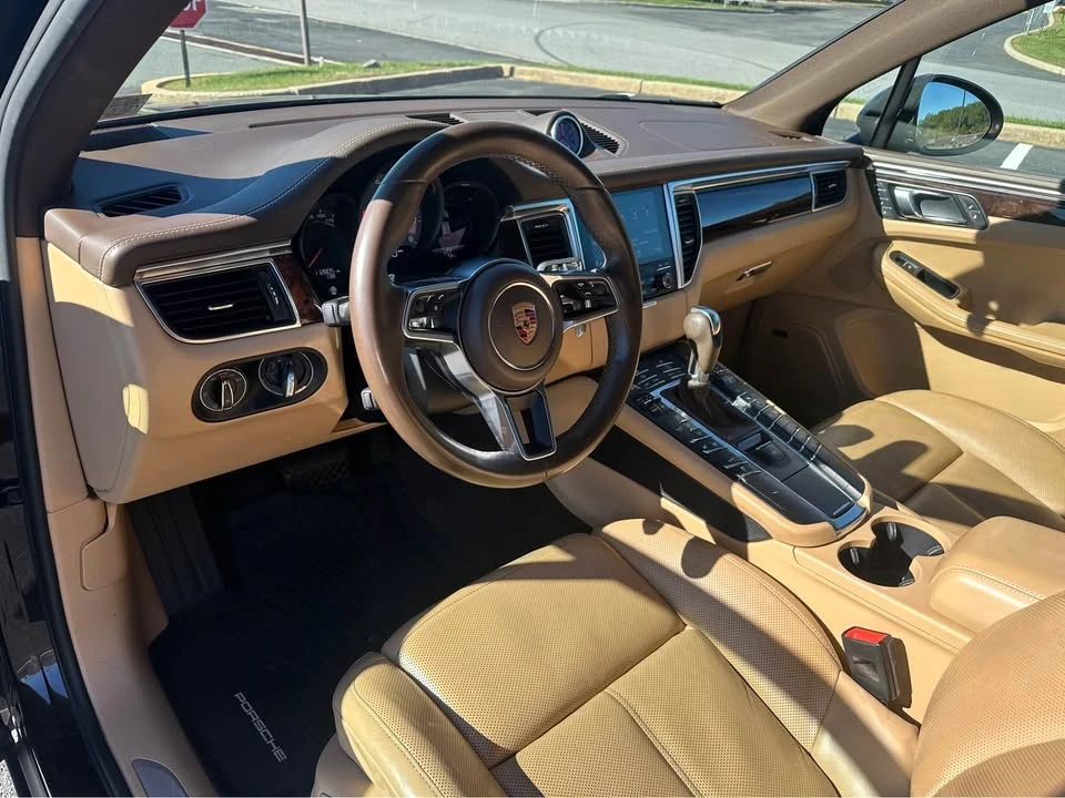 2018 Porsche Macan - Image 9 of 14