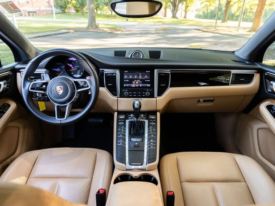 2018 Porsche Macan - Image 14 of 14