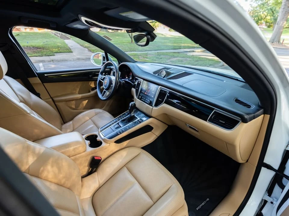 2018 Porsche Macan - Image 9 of 14