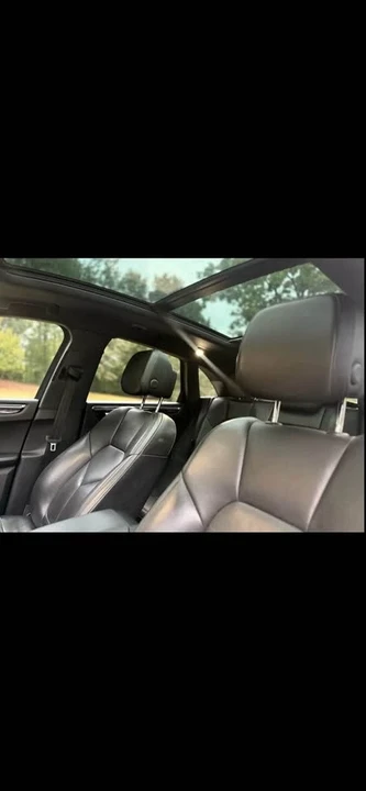 2018 Porsche Macan - Image 9 of 12