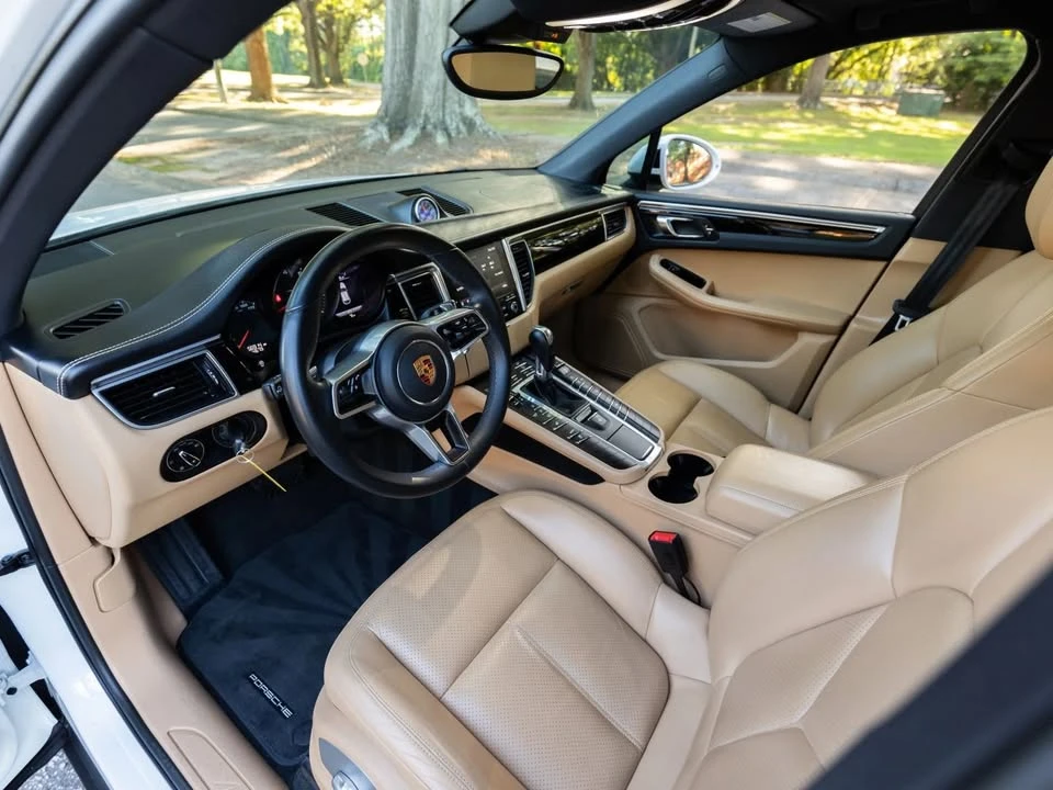 2018 Porsche Macan - Image 8 of 14