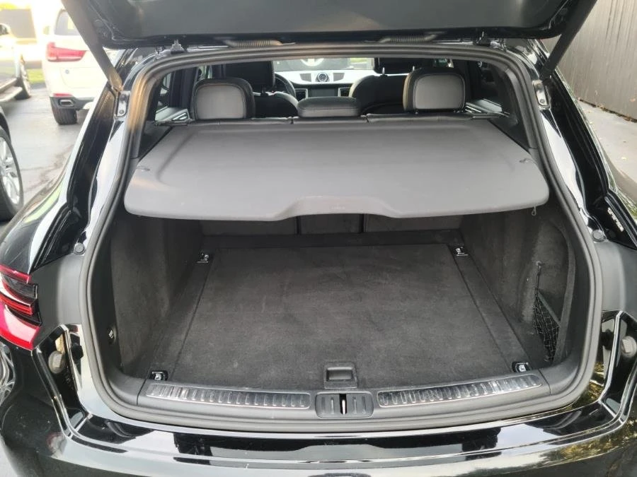 2018 Porsche Macan - Image 12 of 20