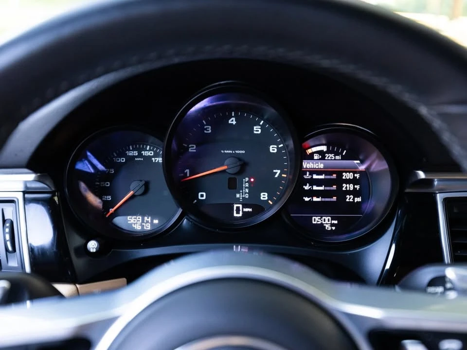 2018 Porsche Macan - Image 12 of 14