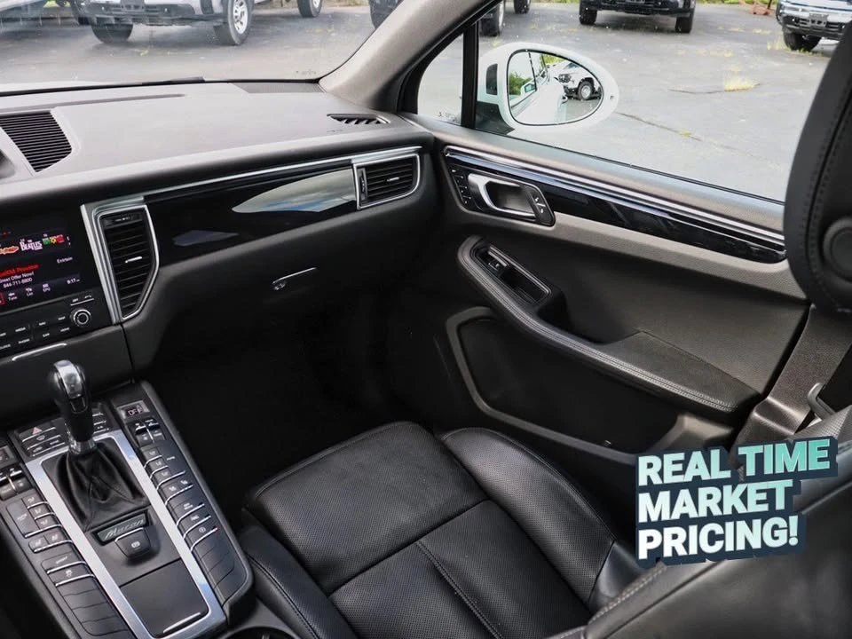 2018 Porsche Macan - Image 16 of 20