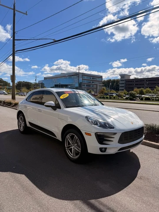 2018 Porsche Macan - Image 2 of 13