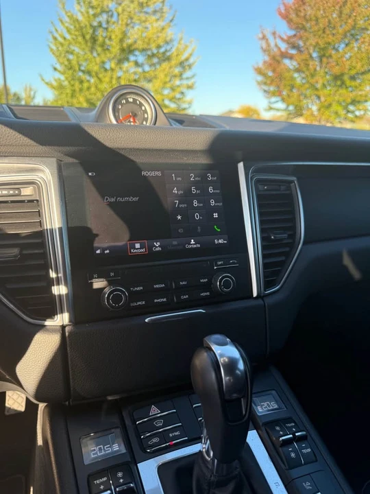2018 Porsche Macan - Image 16 of 16