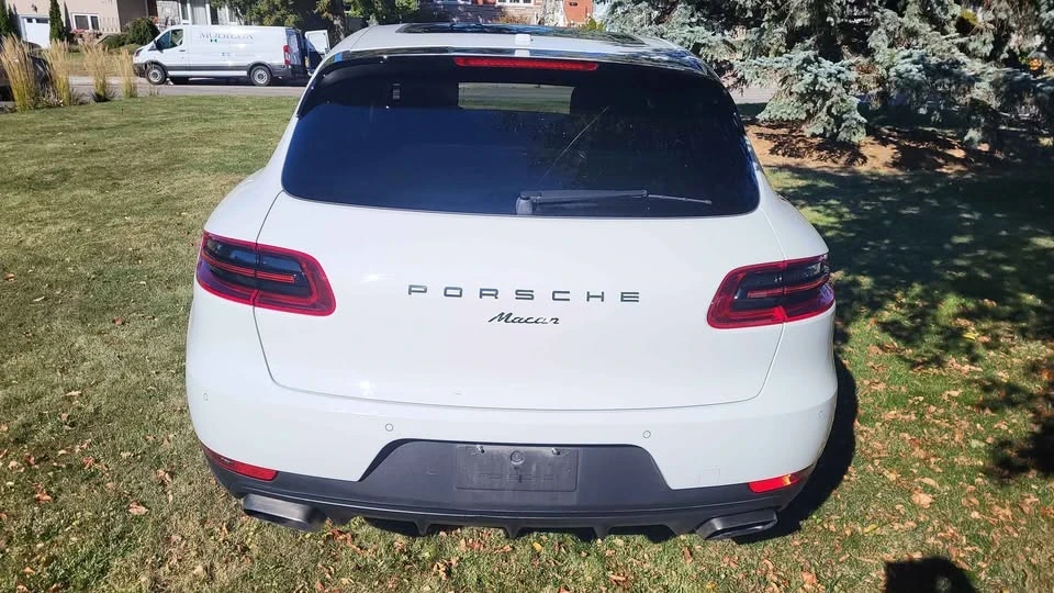 2018 Porsche Macan - Image 12 of 15