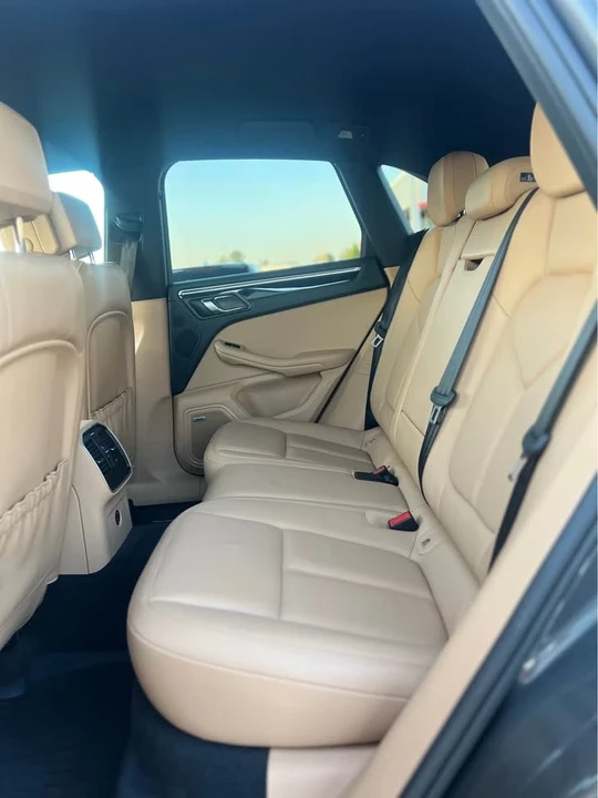 2018 Porsche Macan - Image 6 of 9