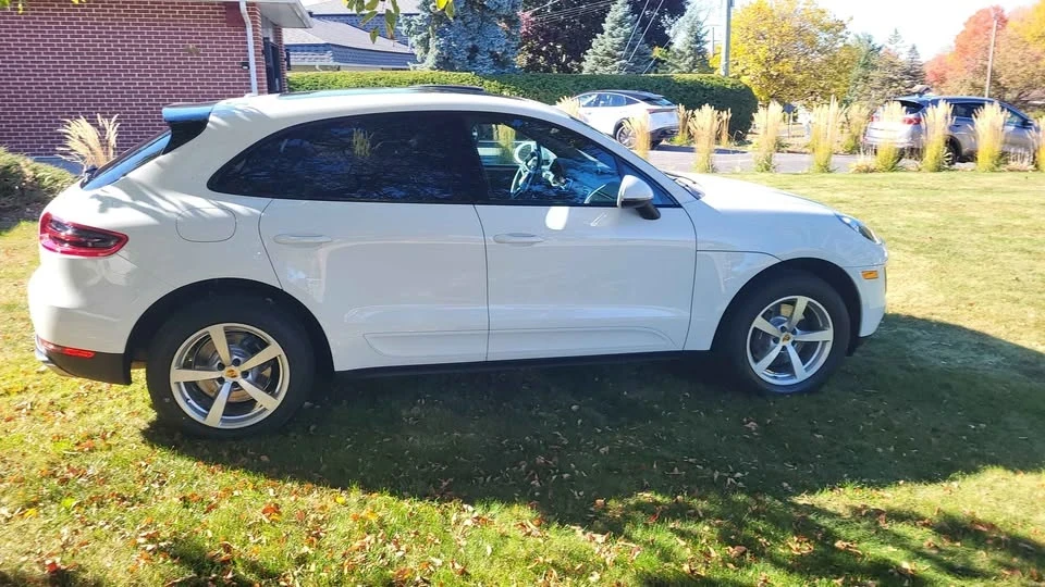 2018 Porsche Macan - Image 14 of 15