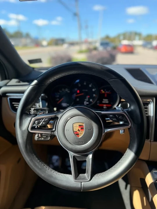 2018 Porsche Macan - Image 6 of 13