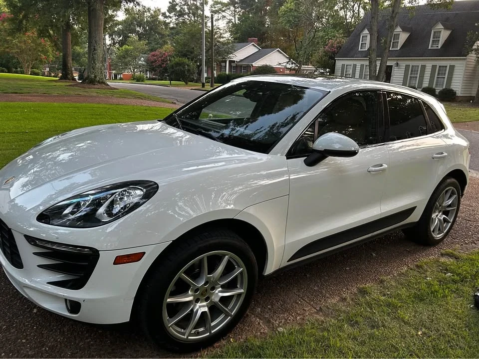 2018 Porsche Macan - Image 8 of 10