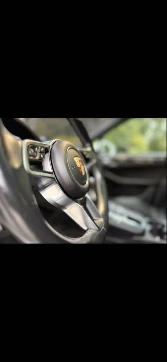 2018 Porsche Macan - Image 10 of 12