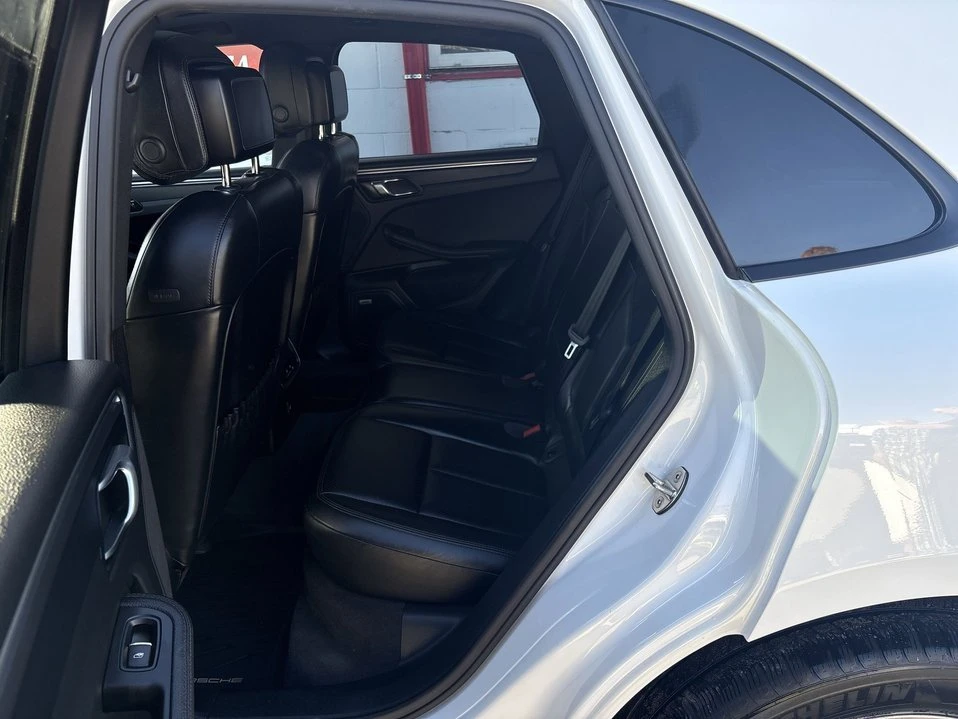 2018 Porsche Macan - Image 13 of 20