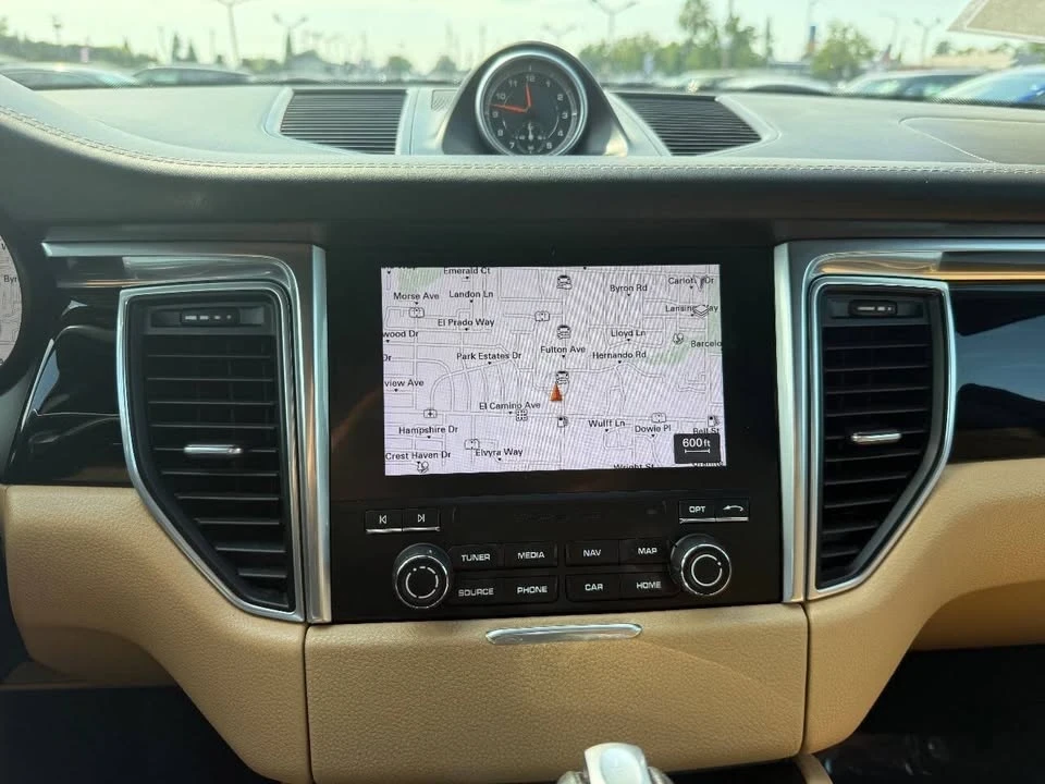 2018 Porsche Macan - Image 12 of 20