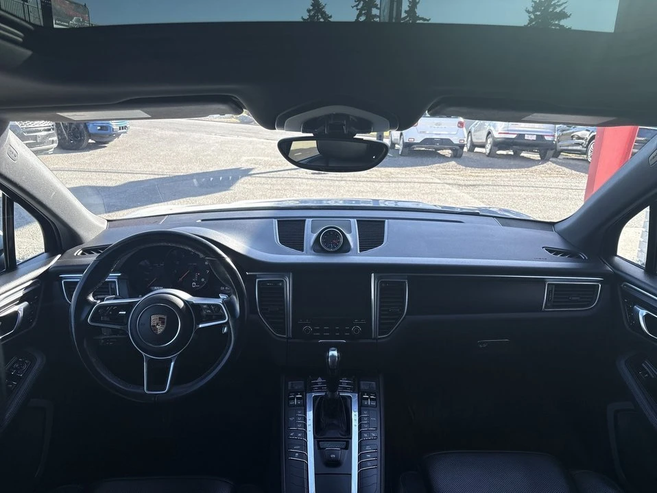 2018 Porsche Macan - Image 14 of 20
