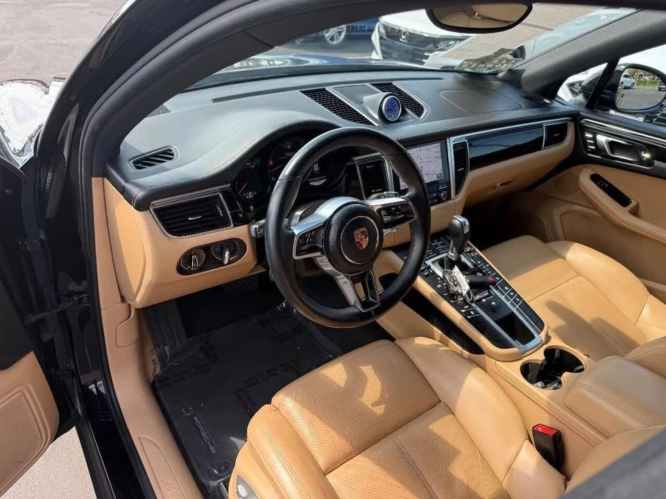 2018 Porsche Macan - Image 9 of 20