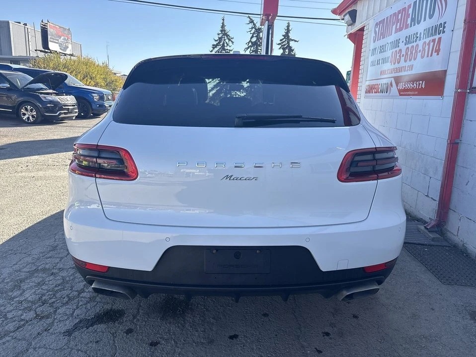 2018 Porsche Macan - Image 8 of 20