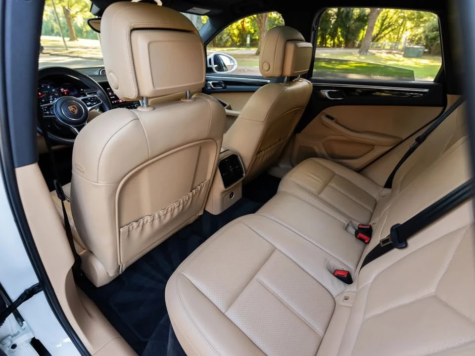 2018 Porsche Macan - Image 10 of 14