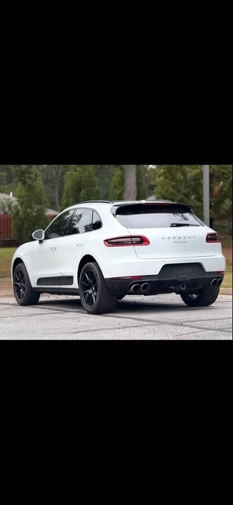 2018 Porsche Macan - Image 8 of 12