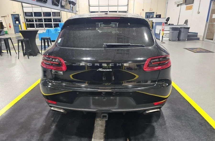 2018 Porsche Macan - Image 8 of 9