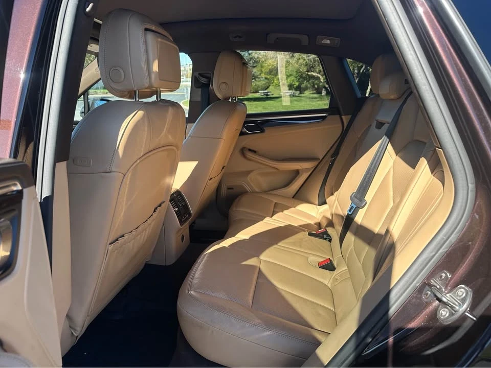 2018 Porsche Macan - Image 13 of 14