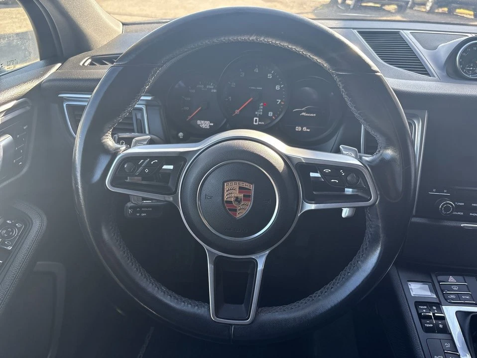 2018 Porsche Macan - Image 16 of 20